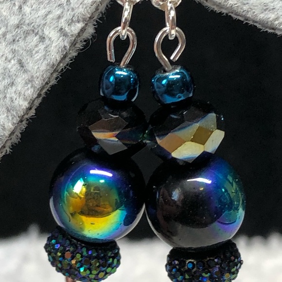 🦋🖤blue and black earrings -very pretty NWOT - Picture 8 of 10